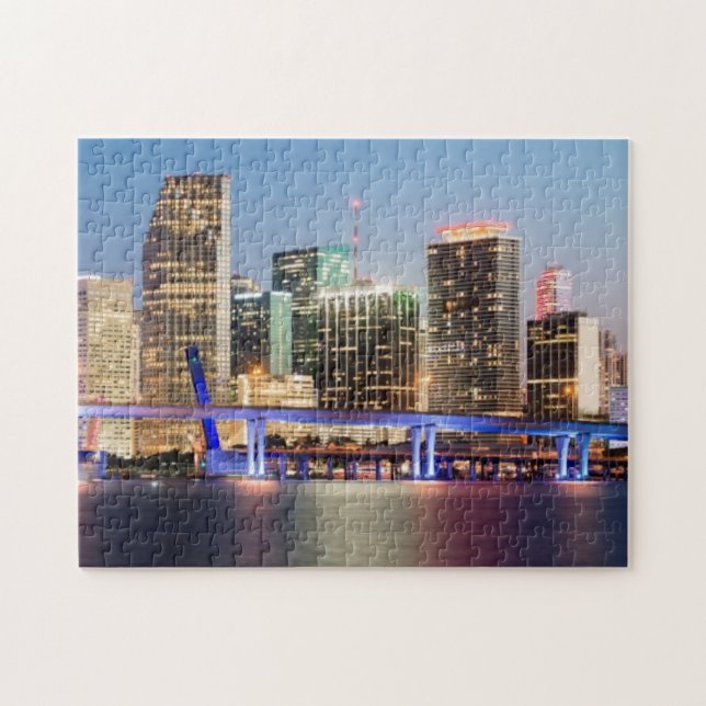 Belichtete Skyline von im Stadtzentrum gelegenem Puzzle (Horizontal)