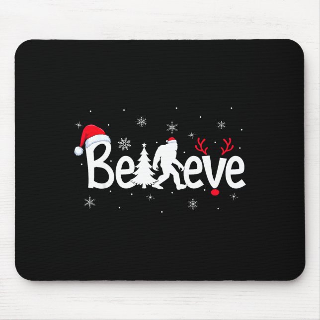 Believe Bigfoot Sasquatch Reindeer Santa Hat Merry Mousepad (Vorne)