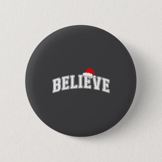 Believe Christmas Varsity Text With Santa Hat Fami Button (Vorderseite)