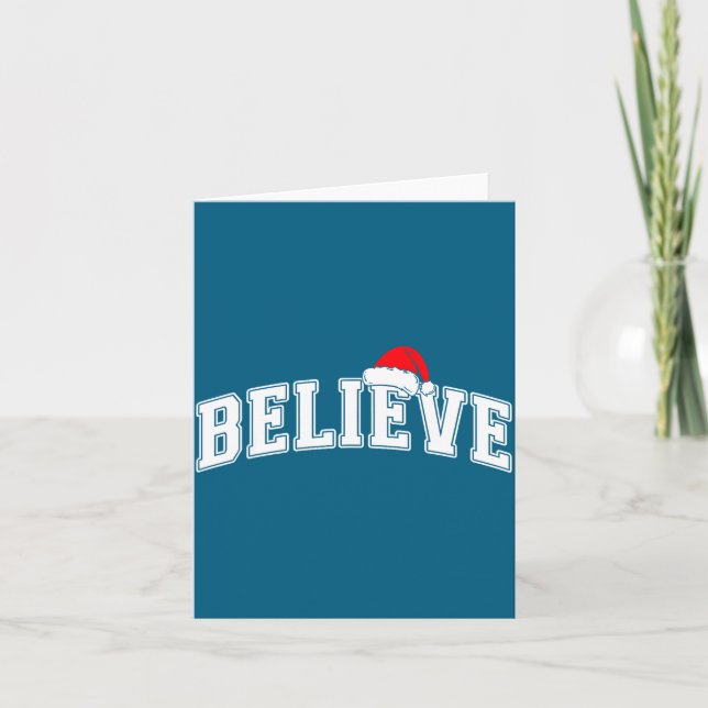 Believe Christmas Varsity Text With Santa Hat Fami Karte (Vorderseite)