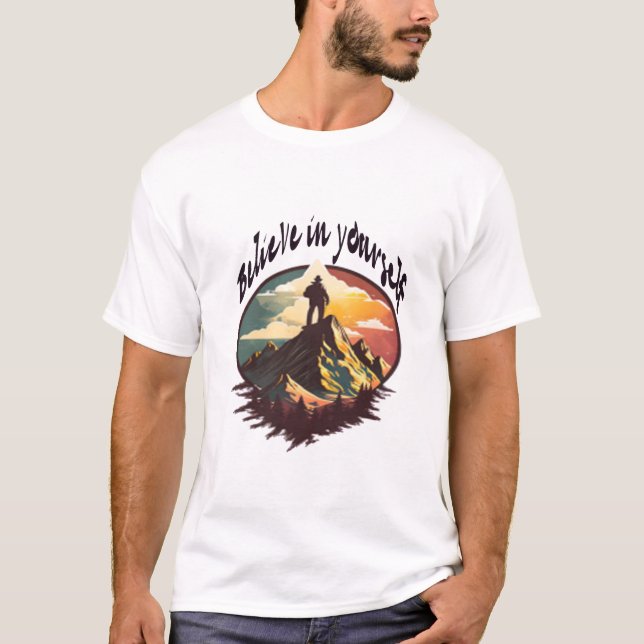 "Believe in Yourself" Retro Mountain Adventure T-Shirt (Vorderseite)