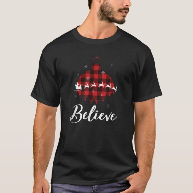 BELIEVE SANTA SLEIGH AND REINDEER IN THE SNOW XMAS T-Shirt (Vorderseite)