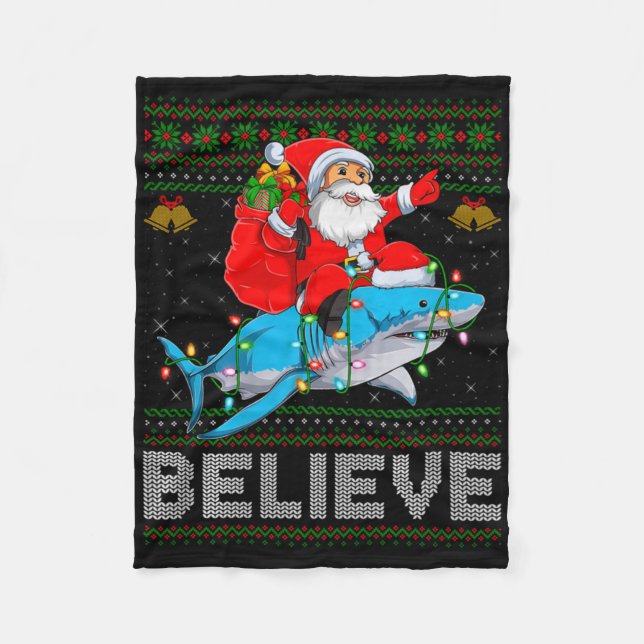 Believe Xmas Funny Santa Riding Shark Ugly Christm Fleecedecke (Vorderseite)