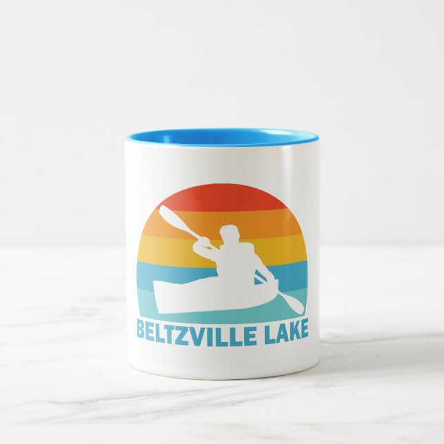 Beltzville Lake Pennsylvania Kayak Zweifarbige Tasse (Mittel)