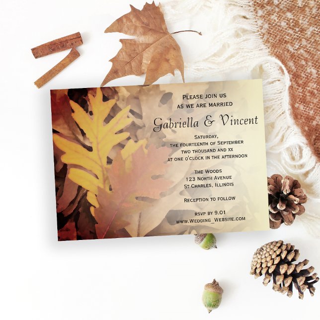 bemalte Herbstlaube Hochzeit Einladung (Fall in Love with this natural Autumn Leaves Wedding Invitation.)
