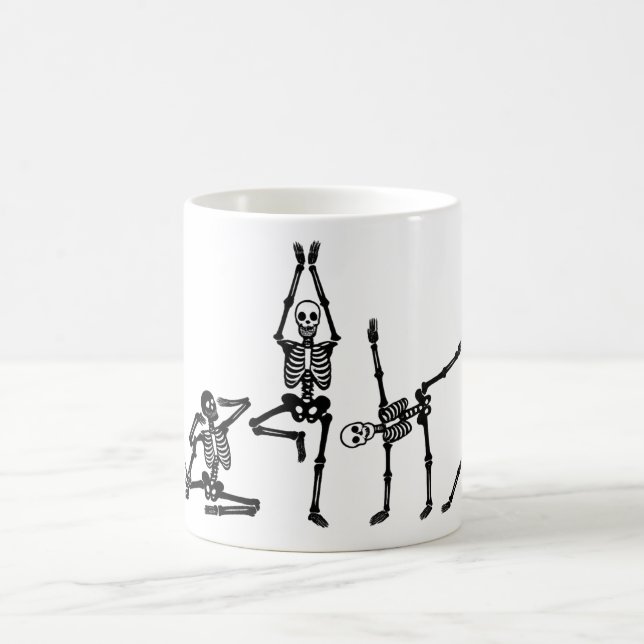Bendy Bones Funny Yogi Skeletons - Yoga Humor Tea Kaffeetasse (Mittel)