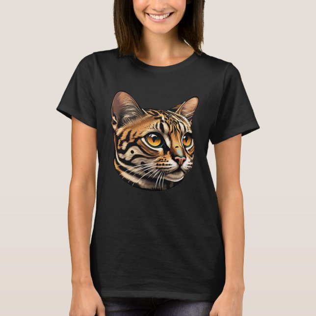 Bengal cat in bold colors T-Shirt (Vorderseite)