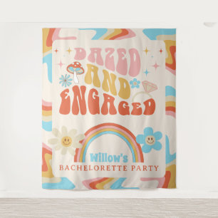 Benommen und verlobt: Junggesellinnenabschied-Deko Wandteppich