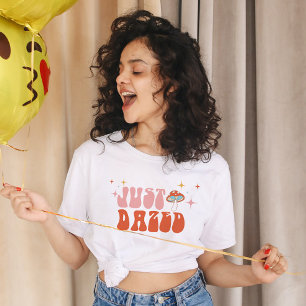 Benommen und verlobt Retro 70er Junggesellinnenabs T-Shirt