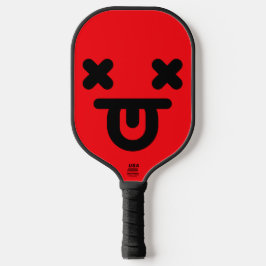 Benommener Gesichtsausdruck mit herausgestreckter Pickleball Schläger