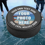 Benutzerdefiniert einer Art Personalisiert Eishockey Puck<br><div class="desc">leicht zu erstellen und zu machen Your Own Custom Hockey Puck aus Ricaso .. fügen Sie ein Foto und gekrümmten Text zu Ihrem eigenen Personalisierten Puck.</div>