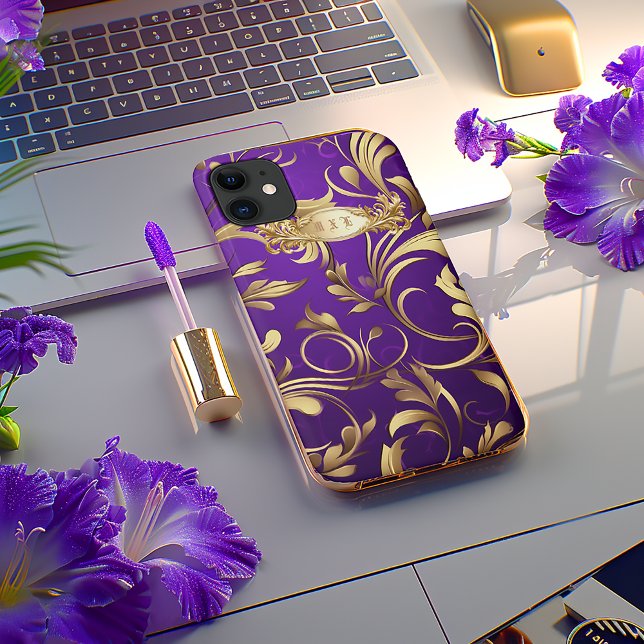 Benutzerdefinierte Lila und Gold Monogram Phone Ca Case-Mate iPhone Hülle (Chic Monogrammed Gold and Regal Purple iPhone Cover )