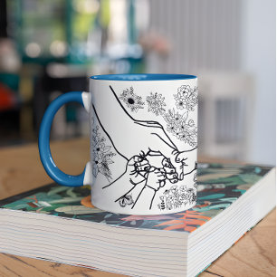 Benutzerdefinierte Namen Kinder halten Mamas Hände Kaffeetasse