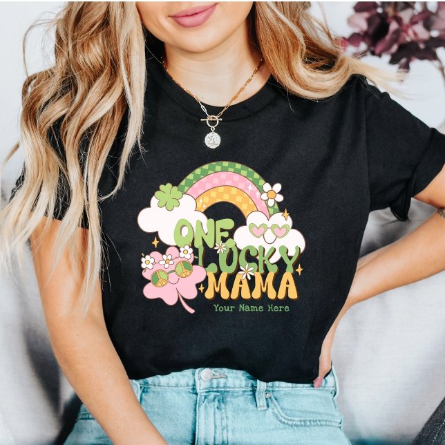 Benutzerdefinierte One Lucky Mama Retro Regenbogen T-Shirt (Von Creator hochgeladen)