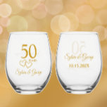 Benutzerdefinierte Paare Name Keepake 50. Jahresta Weinglas Ohne Stiel<br><div class="desc">Schaffen Sie sich einen einzigartigen und einzigartigen Hochzeitstag, indem Sie dem Set die Namen und das Jubiläumsdatum des Ehepaares hinzufügen. Mein originelles, goldfarbenes, verflochtenes Herz betont das moderne, einfache Drehbuch "50 Jahre". Dieses einzigartige Design hat einen goldfarbenen Look, ist aber keine echte Goldfolie. Dieses raffinierte Geschenk personalisieren Sie mit dem...</div>