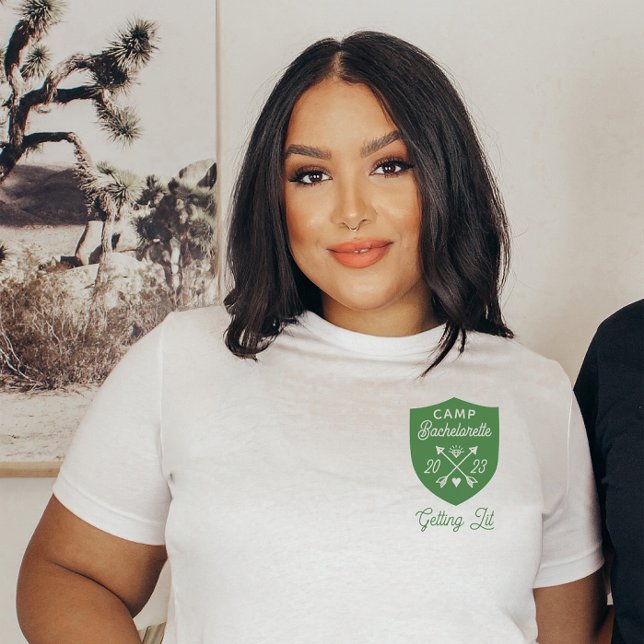 Benutzerdefinierter Camp-Junggeselinnen-Abschied - T-Shirt (Von Creator hochgeladen)