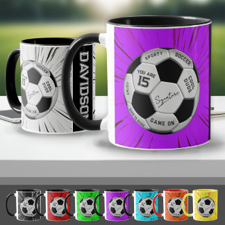 Benutzerdefinierter Fußball mit Alter und Namen zu Tasse