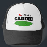 Benutzerdefinierter Golf-Kadderhut mit Spielername Truckerkappe<br><div class="desc">Personalisierter Golfcaddie Hut mit Spielername. Kundenspezifisches Zubehör für Golfer,  Mitarbeiter,  Instruktor,  pensionierte Freunde und mehr. Das Design von Grün und Fahne.</div>