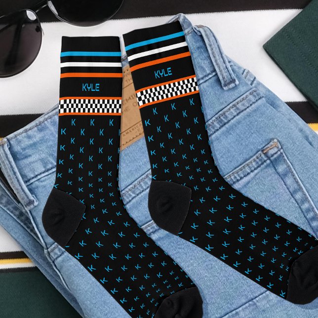 Benutzerdefinierter Monogramm-Name Orange des über Socken (Von Creator hochgeladen)