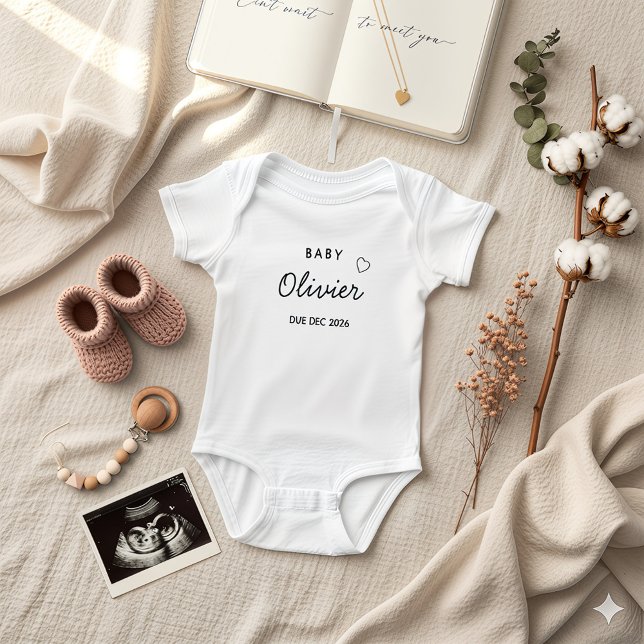 Benutzerdefinierter Name & erwarteter Monat Baby Strampler (Von Creator hochgeladen)