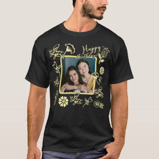 Benutzerdefinierter Name Foto Florale Typografie G T-Shirt