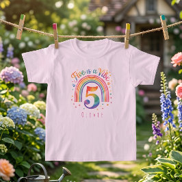Benutzerdefinierter Name Regenbogen 5. Geburtstag T-Shirt