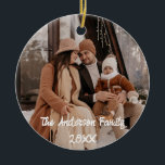 Benutzerdefinierter weißer Text für das Foto mit v Keramik Ornament<br><div class="desc">Elegantes Design mit einfachem,  vertikalem Foto mit weißem Skripttext "family" . Sie können ein vertikales Foto und Ihre Lieblingsunterschrift hinzufügen,  um ein cooles Geschenk für Freunde und Familie zu machen.</div>