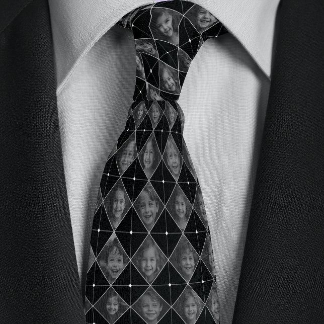 Benutzerdefiniertes 16-Foto-Muster Krawatte (Von Creator hochgeladen)