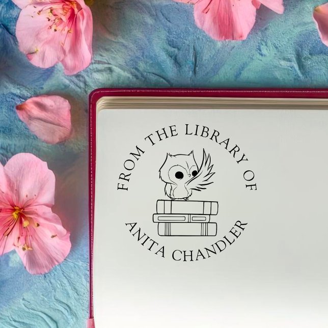 Benutzerdefiniertes Buch | Niedliche Eule auf Büch Gummistempel (Von Creator hochgeladen)