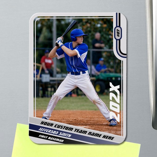 Benutzerdefiniertes Geschenk für Baseball Player i Magnet (Baseball Player Magnet in Light Grey with Custom Team Name and Grey Blue Stripes)