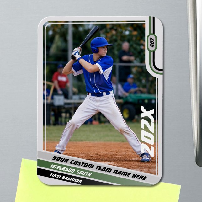 Benutzerdefiniertes Geschenk für Baseball-Spieler  Magnet (Baseball Player Magnet in Light Grey with Custom Team Name and Black Green Stripes)