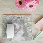 Benutzerdefiniertes Hund Foto Niedlich Begleiter 2 Mousepad<br><div class="desc">Dieses wunderschöne Foto 2024 Kalendermauspad zeigt Ihr Lieblingsfoto unter einem weißen,  transparenten Overlay. Dieses monatliche Kalenderbild Ihres Nachwuchses wird Sie jedes Mal glücklich machen,  wenn Sie sich Ihr Haustier ansehen. Die Wochen beginnen mit Sonntag.</div>
