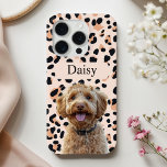 Benutzerdefiniertes Leopard Print Hund-Foto mit Na Case-Mate iPhone Hülle<br><div class="desc">Mit diesem personalisierten iPhone Gehäuse zeigen Sie Ihre Liebe für Ihren Furry-Freund! Diese individuelle Leopardenabdeckung ist mit einem Foto Ihres geliebten Hundes und dem prominent angezeigten Namen ausgestattet und ist somit das perfekte Zubehör für jeden Liebhaber von Haustieren. Dieses Gehäuse aus langlebigen Materialien schützt nicht nur Ihr Handy, sondern verleiht...</div>