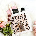 Benutzerdefiniertes Leopard Print Hund-Foto Tragetasche<br><div class="desc">Tragen Sie Ihr Wesentliches stilvoll mit unserer Custom Leopard Print Dog Foto Tote Bag! Diese modische Tasche zeichnet sich durch ein trendiges Leopardendesign aus, personalisiert mit einem Foto Ihres geliebten Hundes und ihrem Namen. Aus langlebigem, hochwertigem Material gefertigt, ist es perfekt für Shopping, Bestellungen oder einen Ausflug. Diese Tasche ist...</div>