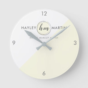 Benutzerdefiniertes Logo im Yellow Monogram-Stil Runde Wanduhr