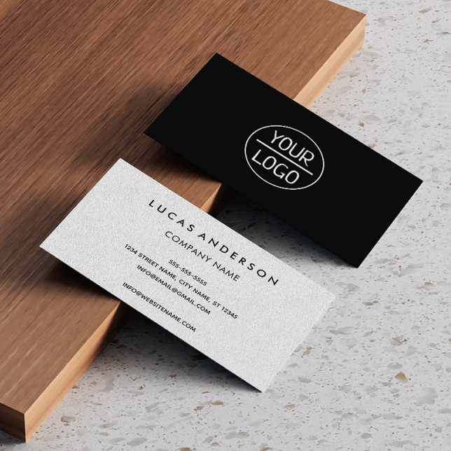 Benutzerdefiniertes Logo modern minimalistisch wei Visitenkarte (Von Creator hochgeladen)