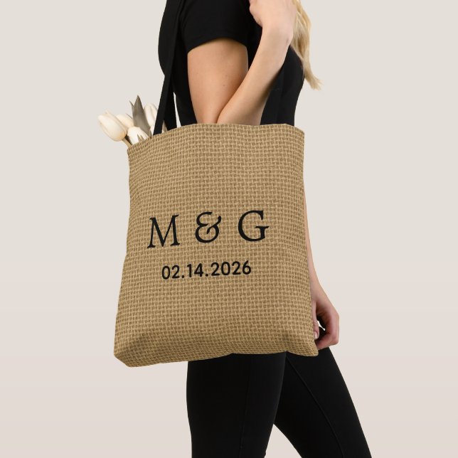 Benutzerdefiniertes Monogramm-Datum auf natürliche (Von Nahem)