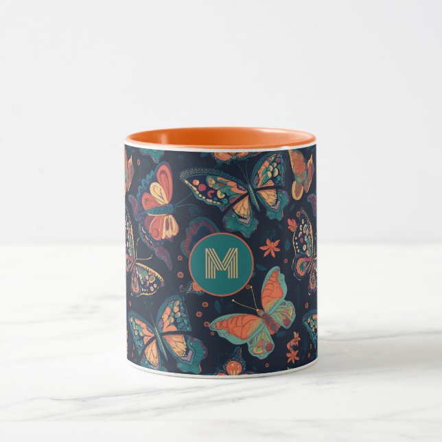 Benutzerdefiniertes Monogramm-Schmetterlingsmuster Tasse (Zentrum)