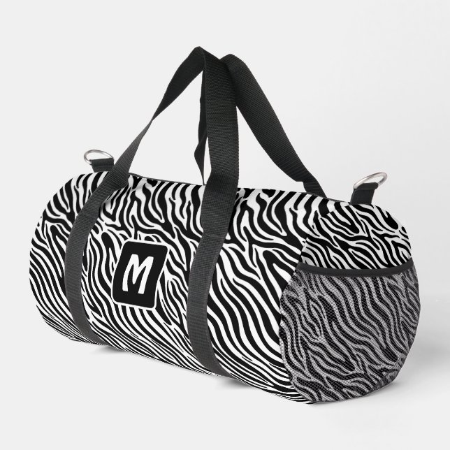 Benutzerdefiniertes Monogramm Zebramuster Duffle Bag (Rechte Ecke)