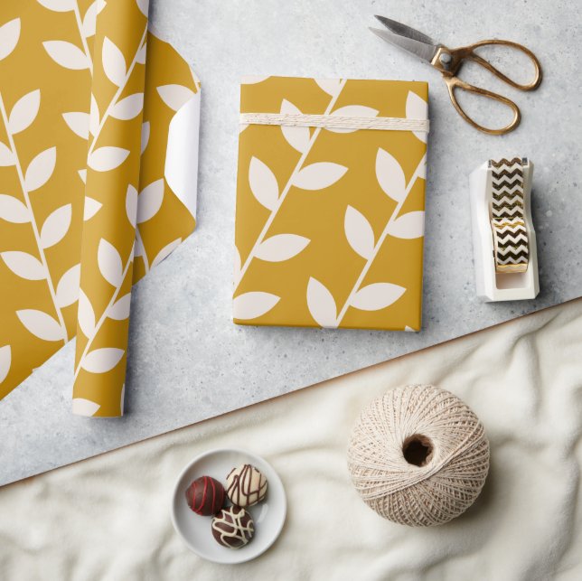 Benutzerdefiniertes Mustard 70er Retro Leaf Muster Geschenkpapier (Kunsthandwerk)