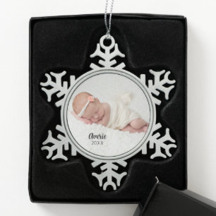 Benutzerdefiniertes neugeborenes Erinnerungsbaby-F Schneeflocken Zinn-Ornament