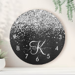 Benutzerdefiniertes Silver Glitzer Black Sparkle M<br><div class="desc">Dieses trendige und elegante Round-Clock-Design mit hübschem silberfarbenem Glitzer auf schwarz gebürstetem metallischem Hintergrund ist einfach zu personalisieren.</div>