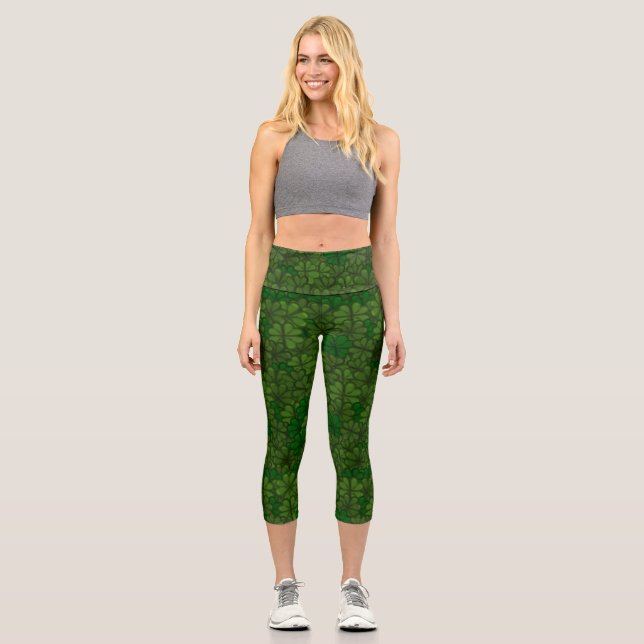 Bereich Kleeblätter Digitale Kunstmuster St Patric Capri Leggings (Vorderseite)