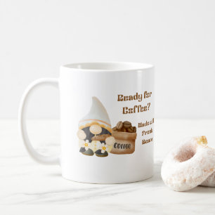 Bereit für den Kaffee mit einem Gnome und einem Be Kaffeetasse
