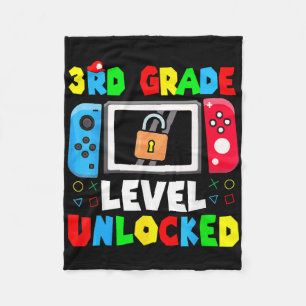 Bereit für die 3. Klasse Gamer erster Schultag Jun Fleecedecke
