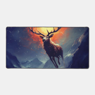 Berg-Buck, der aus dem Flammenfeuer läuft Schreibtischunterlage