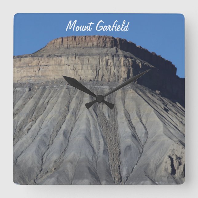 Berg-Garfield-Uhr Quadratische Wanduhr (Vorderseite)