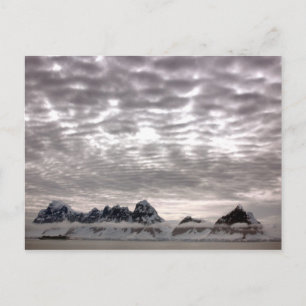 Berg mit Kreuzfahrtschiff im Pole Postkarte