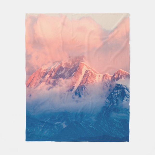 BERG MIT SCHNEE BEDECKT AM TAG FLEECEDECKE (Vorderseite)