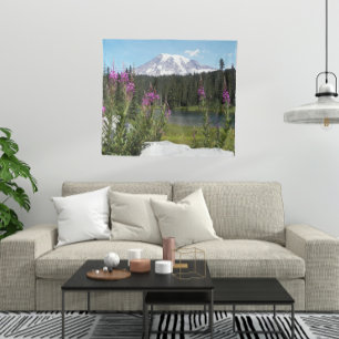Berg Rainier und Wildblumen Landschaftliche Landsc Wandteppich